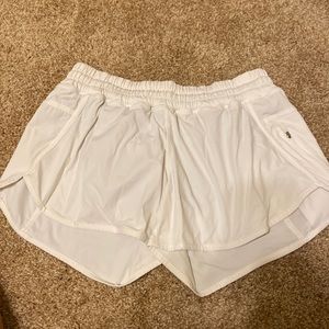 Lululemon Tracker Shorts 2.5”